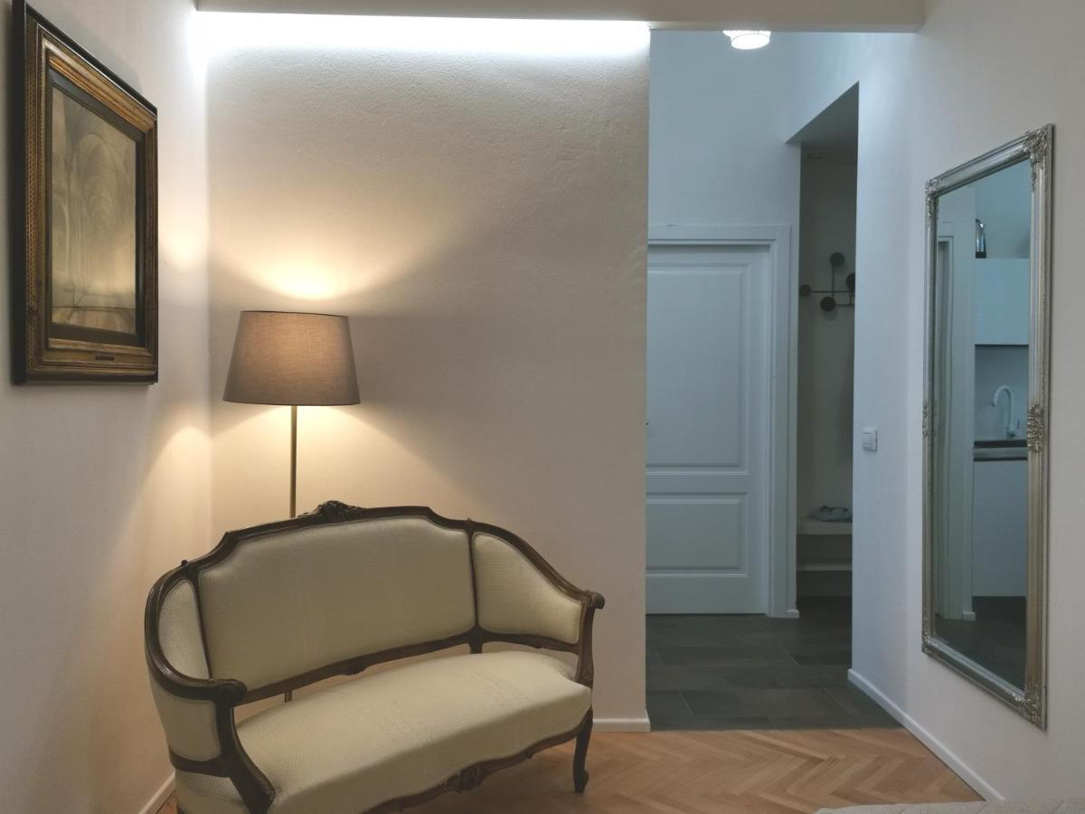 Parma Express Traveller'S Lodging Front Station Fs Parking 외부 사진