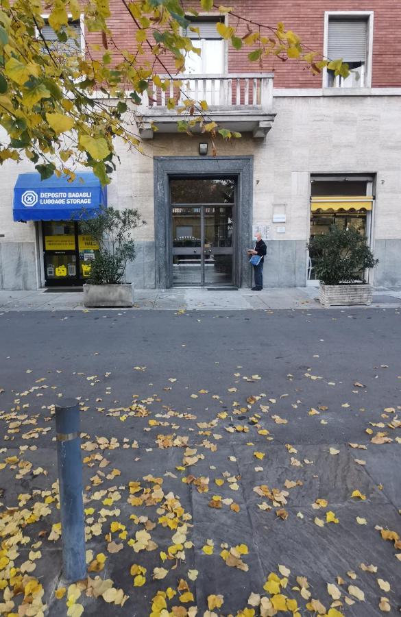 Parma Express Traveller'S Lodging Front Station Fs Parking 외부 사진