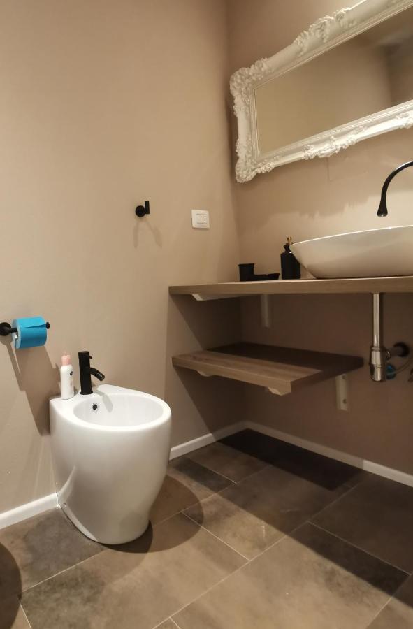Parma Express Traveller'S Lodging Front Station Fs Parking 외부 사진
