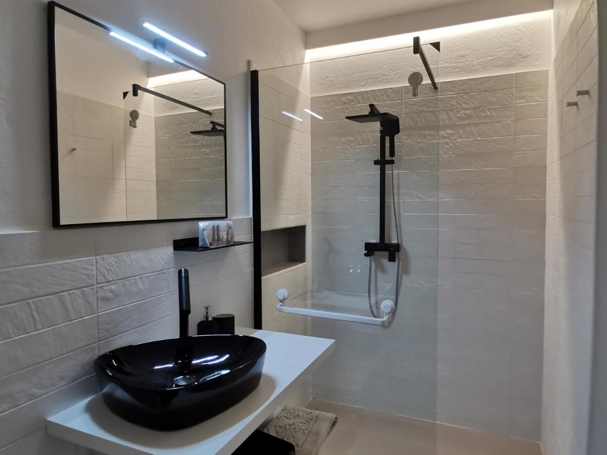 Parma Express Traveller'S Lodging Front Station Fs Parking 외부 사진