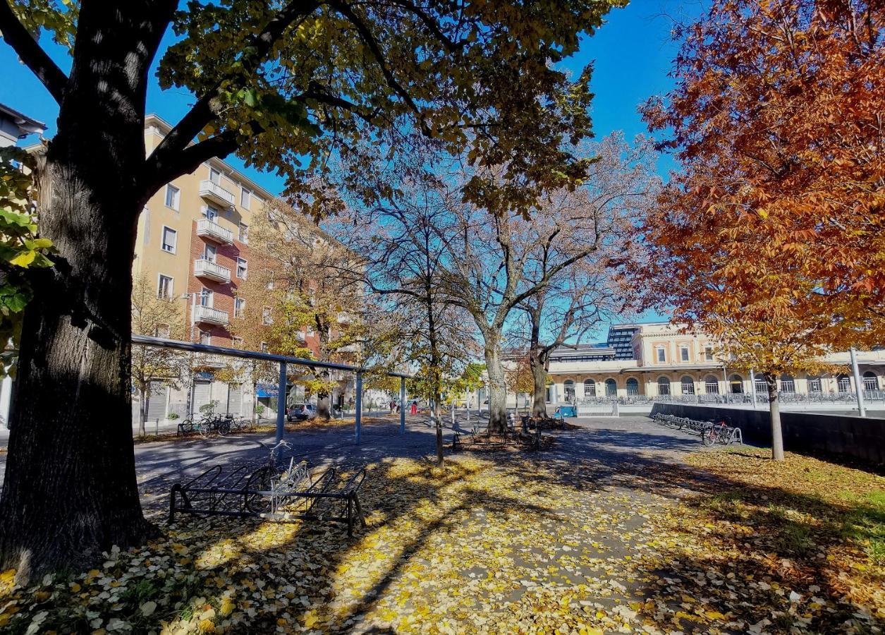 Parma Express Traveller'S Lodging Front Station Fs Parking 외부 사진